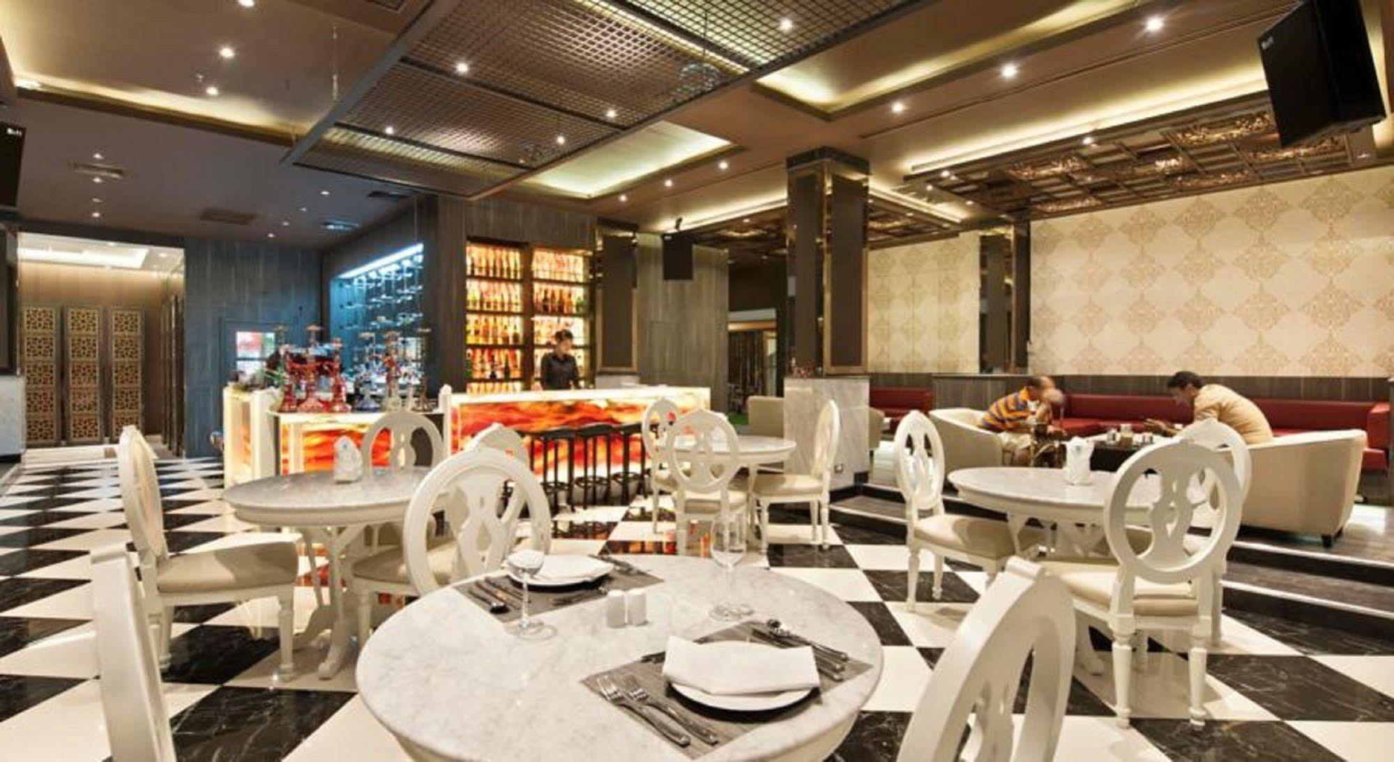Grace Hotel Bangkok Exterior foto
